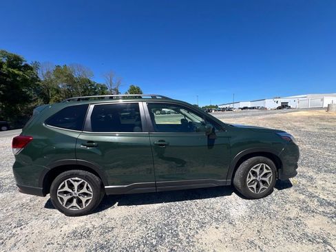 Used 2022 Subaru Forester Premium w/ Popular Package #1 AWD/4WD image 4