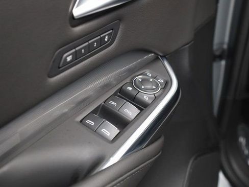 Used 2024 Cadillac XT4 Premium Luxury w/ Cold Weather Package image 18