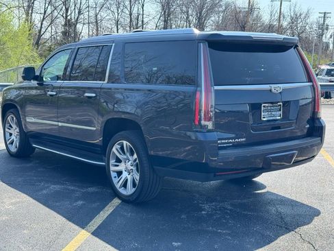 Used 2019 Cadillac Escalade ESV Luxury AWD/4WD image 7