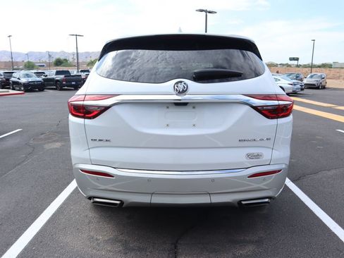 Used 2018 Buick Enclave Avenir w/ Avenir Technology Package FWD image 4