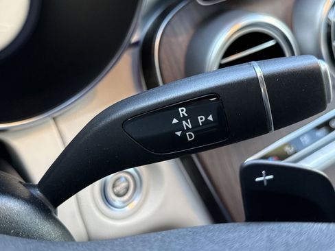 Used 2022 Mercedes-Benz GLC 300 4MATIC image 23