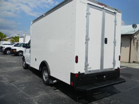 Used 2022 GMC Savana 3500 w/ Power Convenience Package RWD image 10