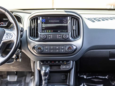 Used 2022 Chevrolet Colorado Z71 AWD/4WD image 34