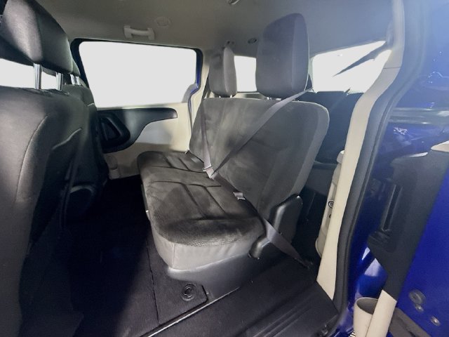 Used 2019 Dodge Grand Caravan SE FWD image 23