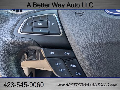 Used 2018 Ford Focus SE w/ Cold Weather Package FWD image 12