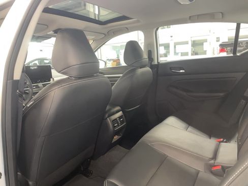 Used 2024 Nissan Altima 2.5 SL AWD/4WD image 7