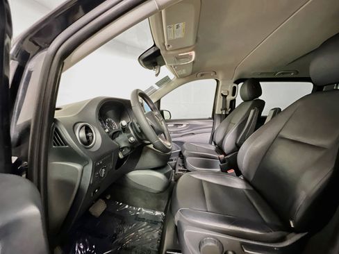 Used 2018 Mercedes-Benz Metris Passenger image 15