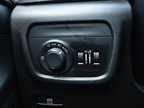 Used 2024 Jeep Grand Cherokee Altitude AWD/4WD image 15