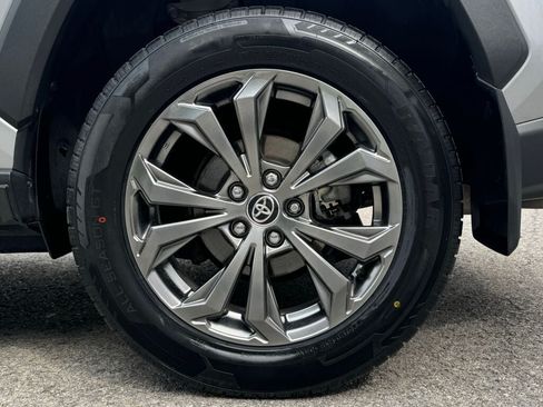 Used 2022 Toyota RAV4 Limited AWD/4WD image 10