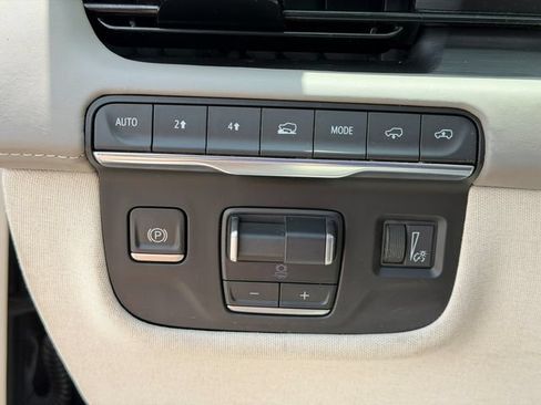 Used 2023 Cadillac Escalade Premium Luxury Platinum AWD/4WD image 38