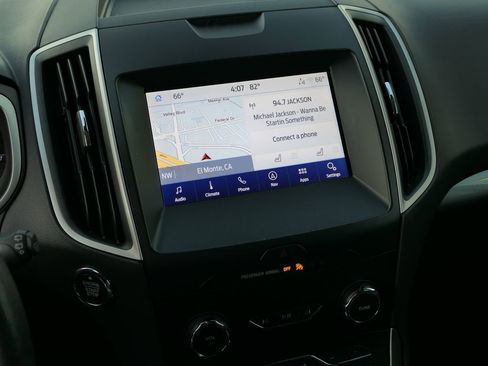 Used 2020 Ford Edge SEL w/ Convenience Package image 17