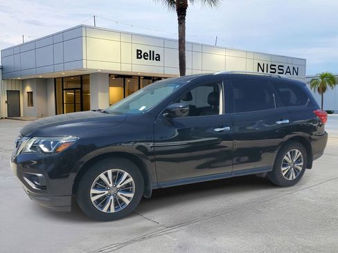 Certified 2020 Nissan Pathfinder SL w/ Cargo Package FWD image 3