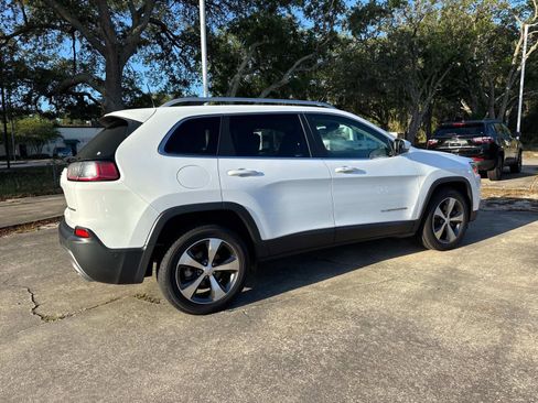 Certified 2021 Jeep Cherokee Limited FWD image 3