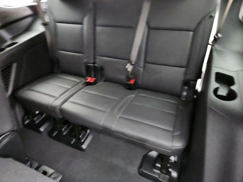 Used 2025 Chevrolet Tahoe LT image 33