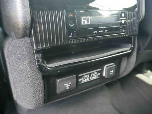 Certified 2022 Jeep Wagoneer Series II w/ Convenience Group I AWD/4WD image 14