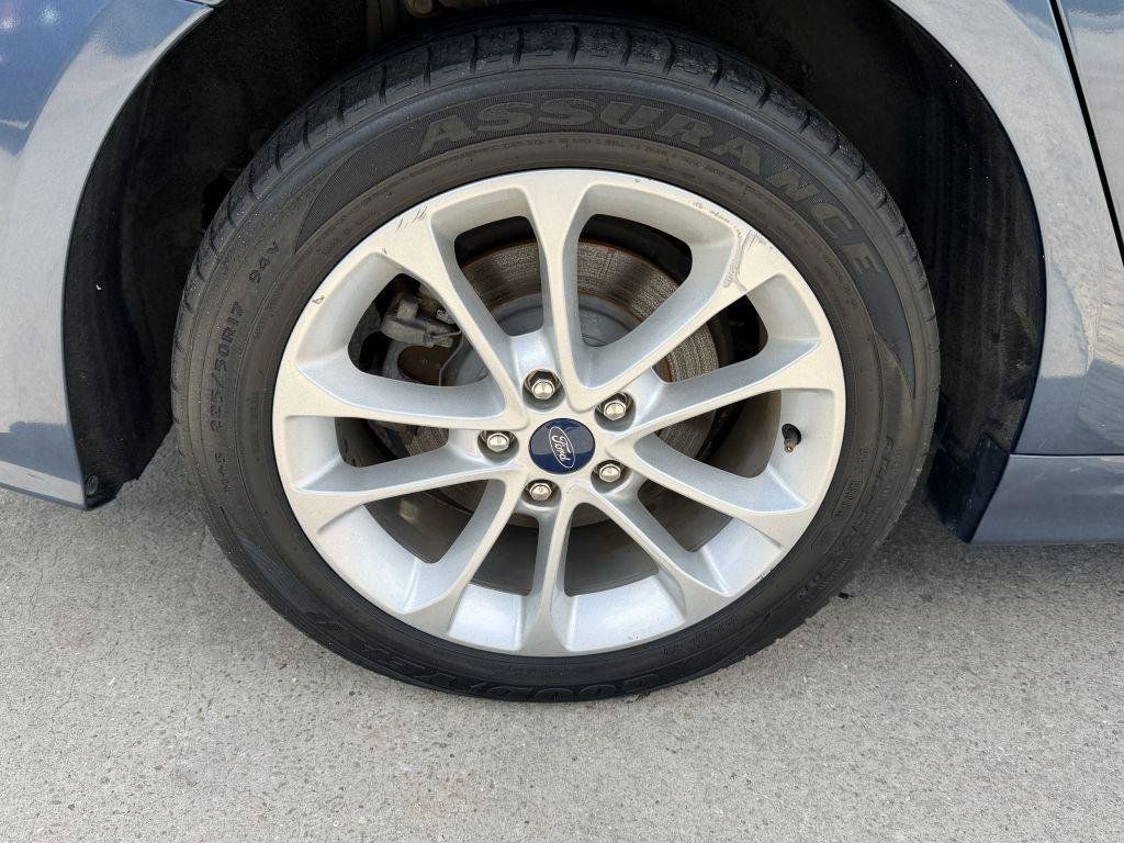 Used 2019 Ford Fusion SE FWD image 9