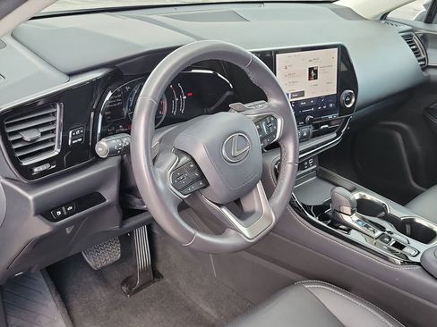 Used 2024 Lexus NX 250 FWD w/ Towing Package (2000 Lbs) image 22