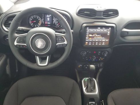 Used 2023 Jeep Renegade Latitude AWD/4WD image 15