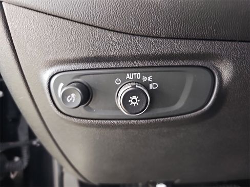 Used 2023 Chevrolet Equinox LT image 31