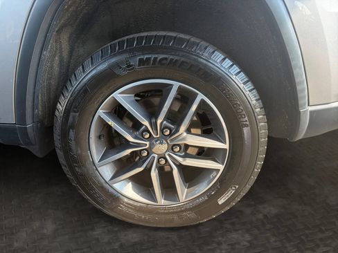 Used 2018 Jeep Grand Cherokee Limited AWD/4WD image 42