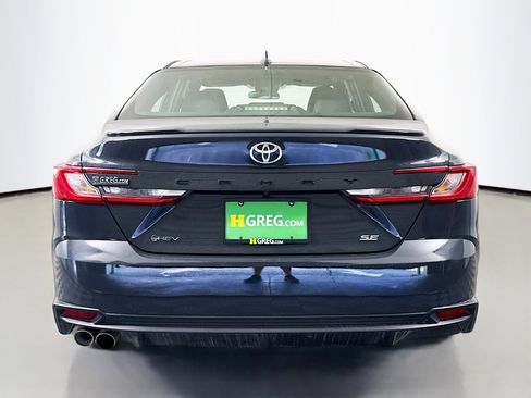 Used 2025 Toyota Camry SE FWD image 8