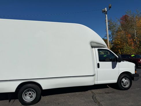 Used 2016 GMC Savana 3500 image 11