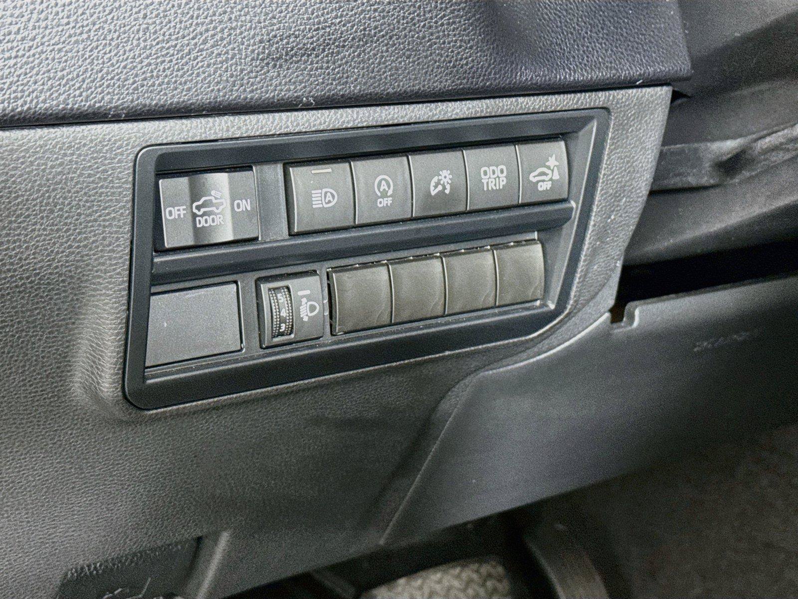 Used 2023 Toyota Tundra SR5 w/ SR5 Convenience Package AWD/4WD image 15