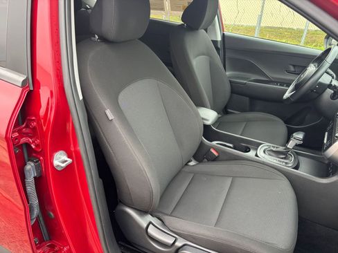 Used 2025 Hyundai Kona SEL image 37