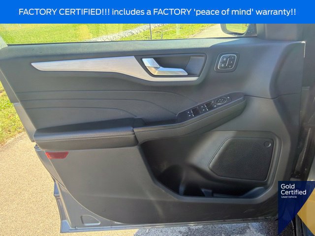 Used 2025 Ford Escape Platinum AWD/4WD image 23