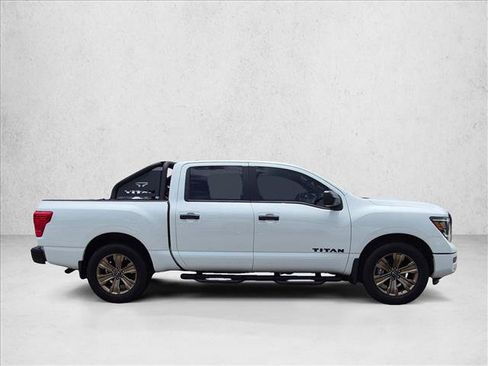 Used 2024 Nissan Titan SV w/ SV Bronze Edition Package RWD image 4