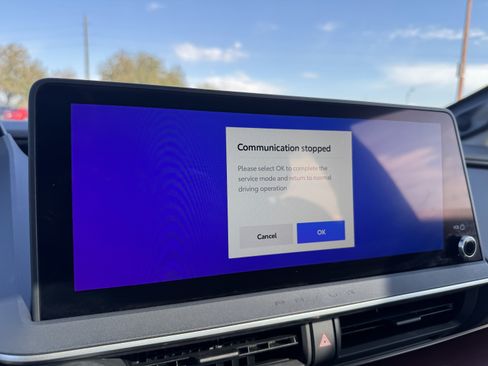 Used 2023 Toyota Prius Prime Premium FWD image 25