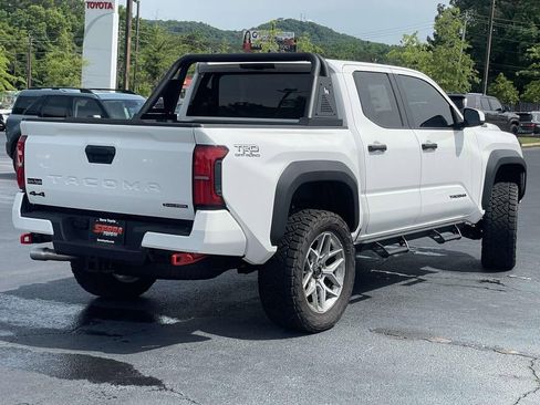 New 2025 Toyota Tacoma TRD Off-Road AWD/4WD image 3