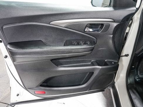 Used 2018 Honda Pilot LX image 21