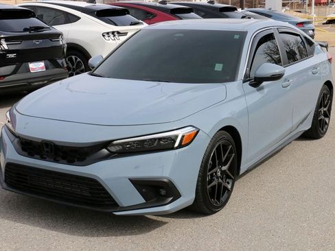 Used 2024 Honda Civic Sport Touring image 2
