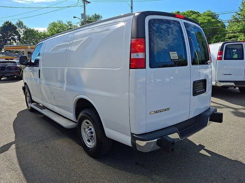 Used 2024 Chevrolet Express 2500 w/ Driver Convenience Package RWD image 5