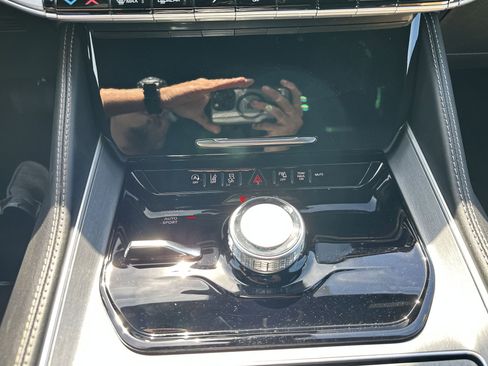New 2026 Jeep Grand Wagoneer Limited AWD/4WD image 20
