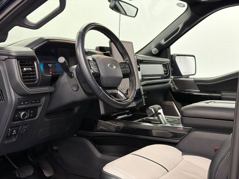 Used 2023 Ford F150 Lightning Platinum image 16