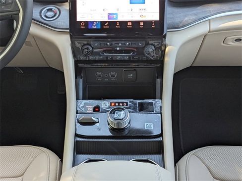 New 2025 Jeep Grand Cherokee Limited image 18