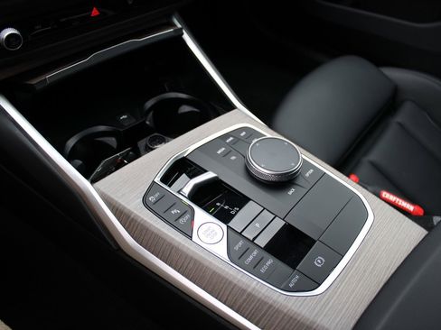 Used 2025 BMW 330i Sedan image 25