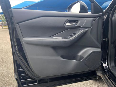 Used 2025 Nissan Rogue SV FWD image 22