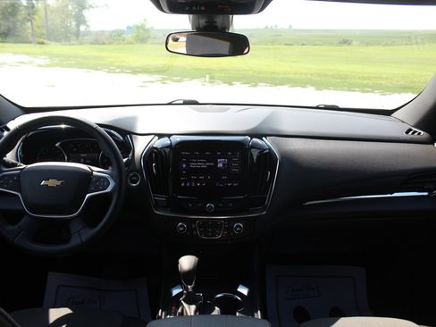 Used 2023 Chevrolet Traverse LT AWD/4WD image 18