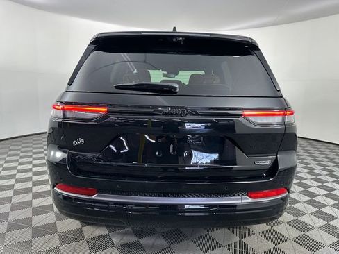 New 2026 Jeep Grand Cherokee Summit image 5