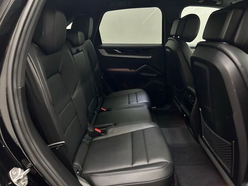 Used 2024 Porsche Cayenne image 15