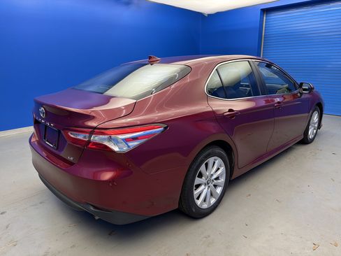 Used 2019 Toyota Camry LE image 7