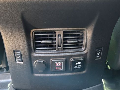 Used 2024 Nissan Titan PRO-4X w/ Pro-4x Convenience Package image 26