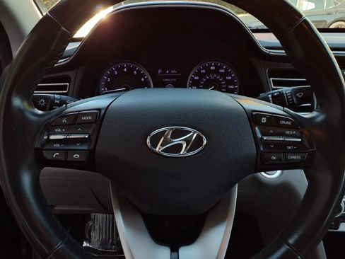 Used 2019 Hyundai Elantra Limited FWD image 13