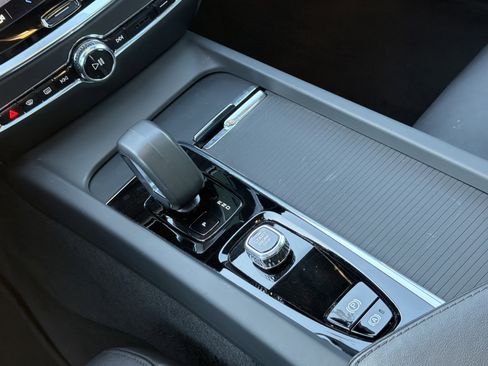 Certified 2024 Volvo S60 B5 Core image 26