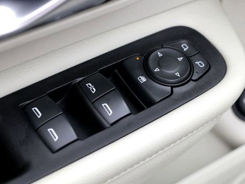 Used 2020 GMC Terrain Denali w/ Denali Premium Package FWD image 22