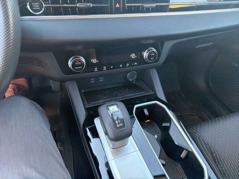 Used 2025 Mitsubishi Outlander ES image 4