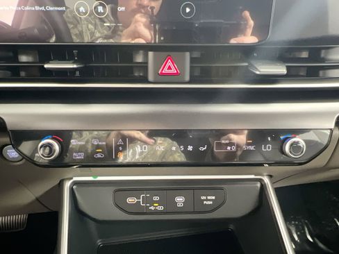 New 2026 Kia Carnival FWD image 26